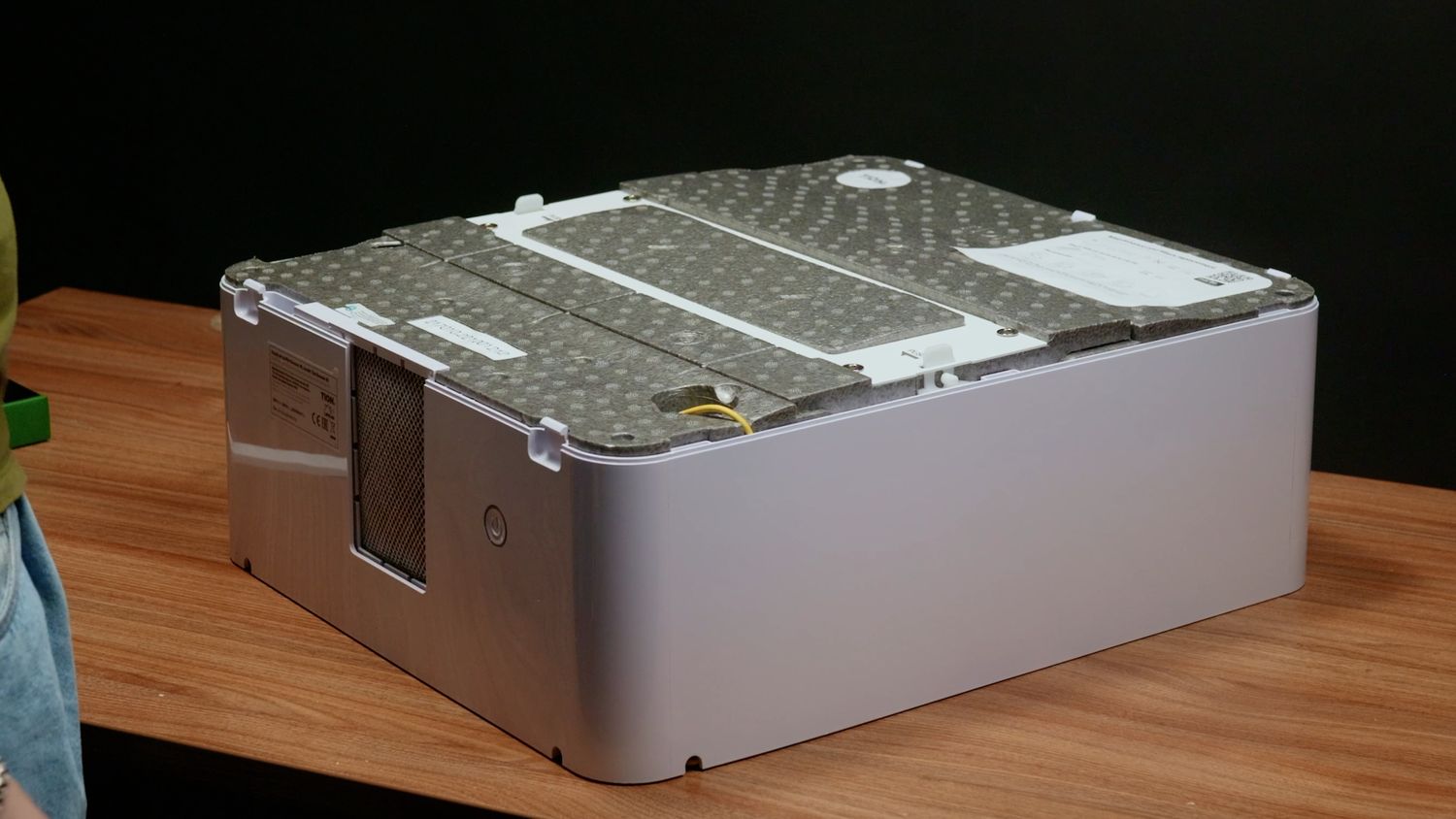 Крышка фильтров установлена.